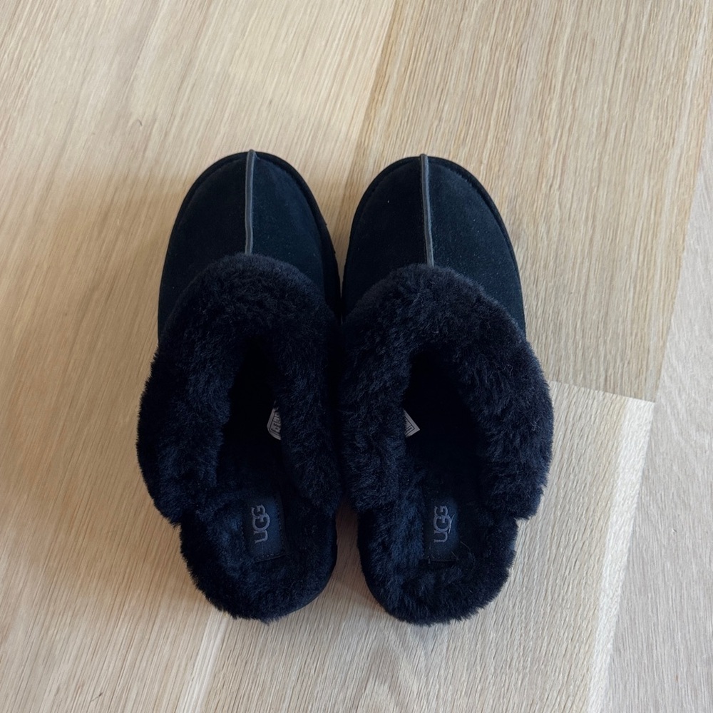 UGG Black Suede Slippers with Plush Lining - Picture 4 of 6